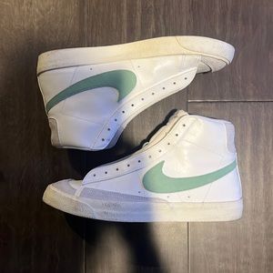 Nike Mid Blazers- White/Green